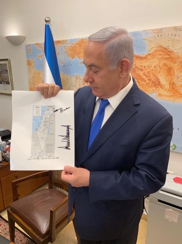 Netanyahu, İsrail'in Golon Tepeleri'ni işgalini gösteren yeni haritasını tanıttı - 2