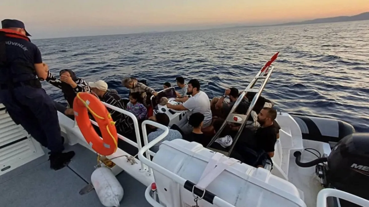 Dikili açıklarında 8'i çocuk 81 düzensiz göçmen yakalandı
