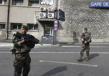 Marsilya'da bıçaklı saldırı