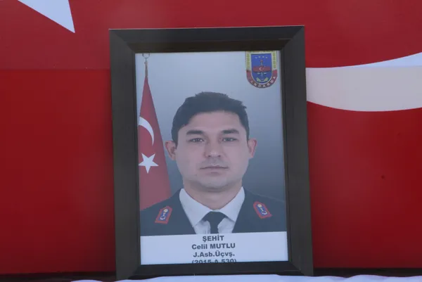 Şehit Celil Mutlu’nun babası oğlunun kahramanlık hikayesini anlattı: İkisinin kellesini almış