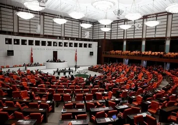 Sosyal medyaya ilişkin düzenlemeleri içeren kanun teklifi TBMM'de kabul edildi