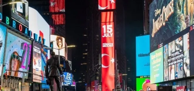 Türkiye’den ABD’de flaş 15 Temmuz mesajı | Times Square meydanında “Türkiye Geçilmez” denildi