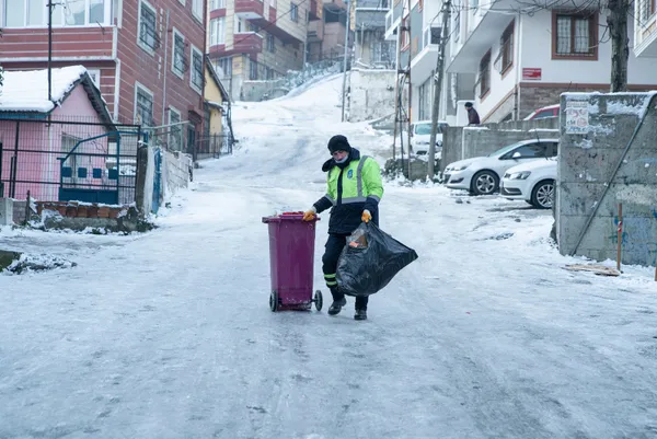 istanbula-kar-geri-geliyor-sicaklik-dusecek-kar-alarmi-verildi-1611574202823.jpg İstanbul'a kar geri geliyor! Sıcaklık düşecek | Kar alarmı verildi - 3