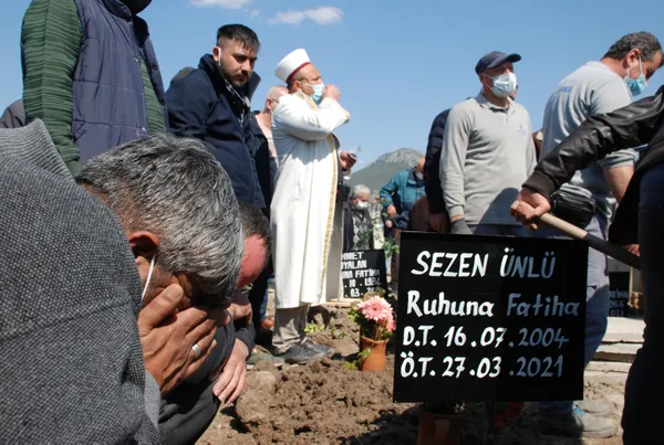 1616908362101.jpg Karnındaki bebeğiyle katledilen Sezen Ünlü'nün gözleri başkasında görecek - 6