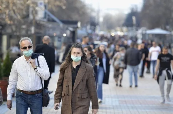 Kabine toplantısı son dakika: Hafta içi ve hafta sonu yasakları hangi illerde kalkacak? 65 yaş üstü ve 18 yaş altı...