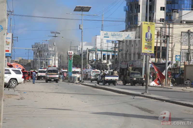 Somali'de meydana gelen patlamalarda en az 100 kişi öldü 4