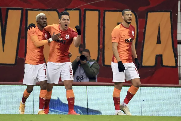 Galatasaray evinde bir puana razı oldu I Galatasaray 2-2 Sivasspor MAÇ SONUCU-ÖZET