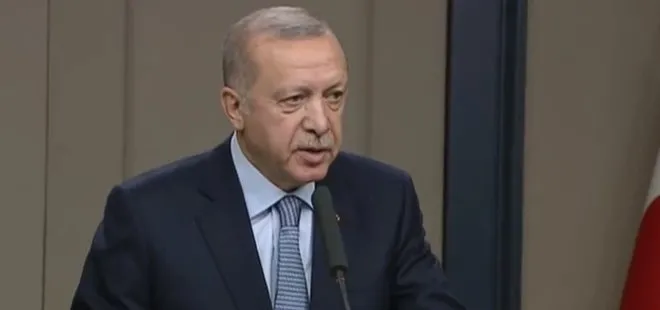 Başkan Erdoğan’dan Macron’a sert tepki: O teröristlerle görüşüyor