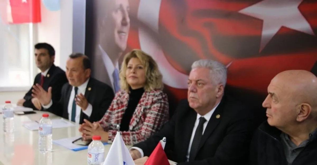 CHP eski Milletvekili Hüseyin Avni Aksoy'dan bomba sözler: CHP şirazeden çıkmıştır!
