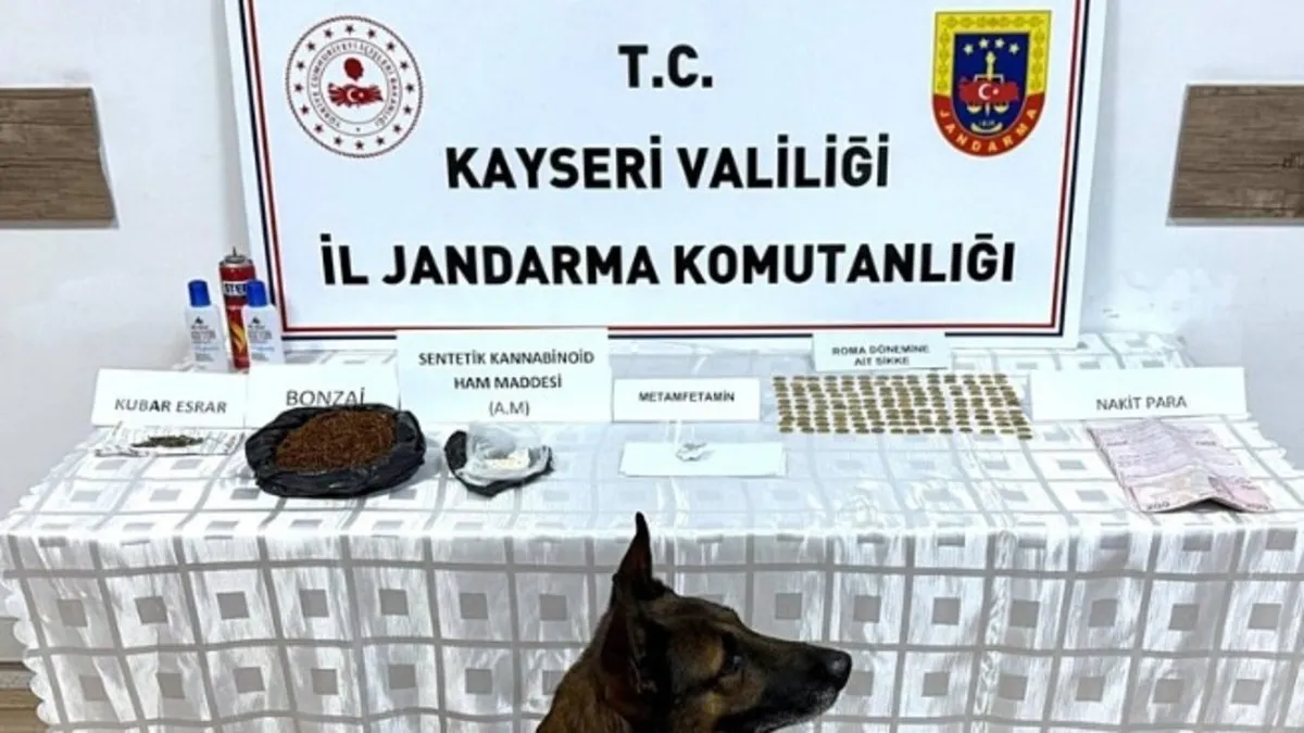 Kayseri'de uyuşturucu operasyonu: 141 adet sikke ele geçirildi