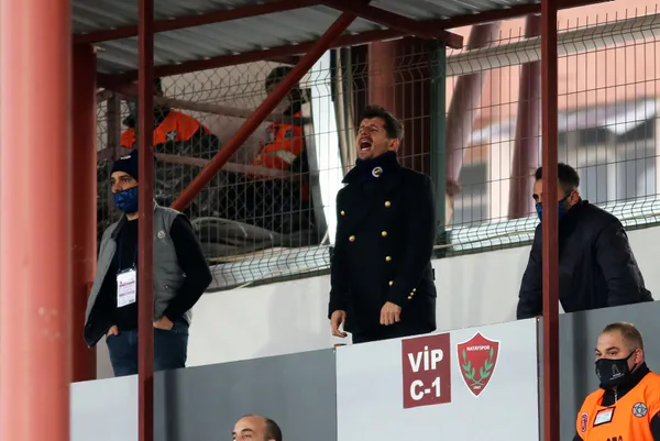 Emre Belözoğlu istifa mı etti? Fenerbahçe’den paylaşım geldi