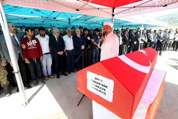 1650728859988.jpg Başkan Erdoğan'dan şehit babası Osman Gök'e taziye telefonu: Şehidimizin kanı yerde kalmayacak - 3