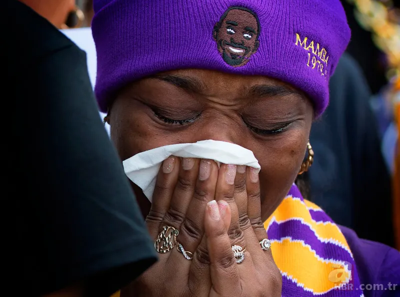 Michael Jordan Kobe Bryant'ın veda töreninde gözyaşlarını tutamadı 11