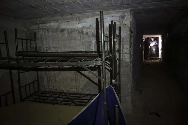Afrin’de teröristlerin gizlendiği labirent tüneller bulundu