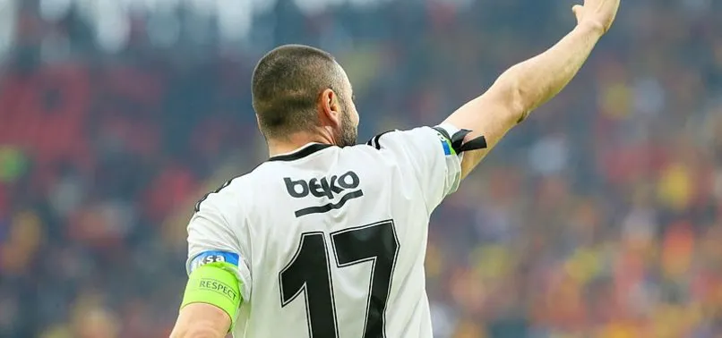Beşiktaş'ta gündem futbolcu maaşları! Burak Yılmaz'a 'indirime git' teklifi