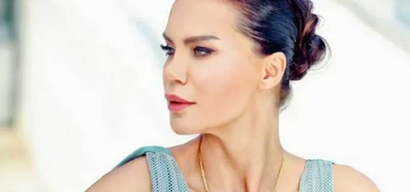 Ebru Şallı'ya 'çıplak fotoğraf' şoku