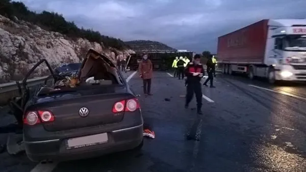 Mersin'de kamyon ve otomobil çarpıştı! 5 kişi hayatını kaybetti - 2