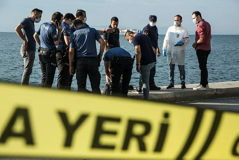 Istanbul Bakirkoy De Denizde Ceset Bulundu