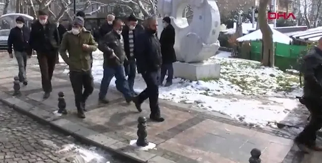İstanbul’da 30 yıldır tanıdıkları kuyumcu mahallelinin altınlarını alıp kayıplara karıştı - 4