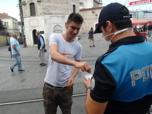 Polis ekipleri Taksim İstiklal Caddesi'nde denetimlerini sıklaştırdı - 4