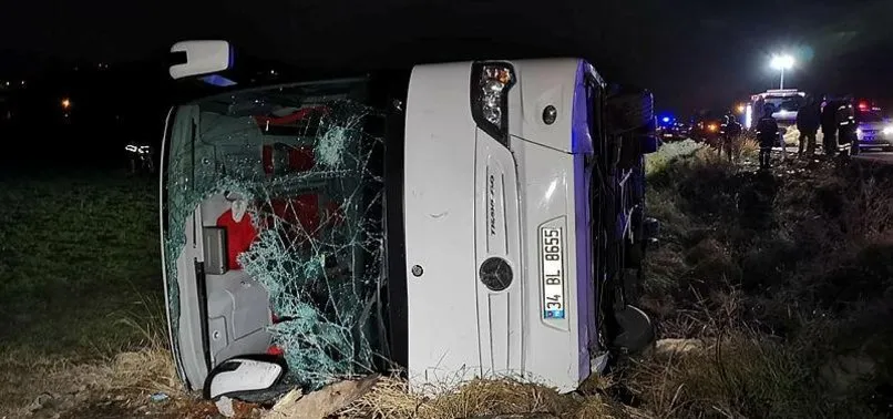 Yolcu otobüsü şarampole yuvarlandı! Çok sayıda yaralı var