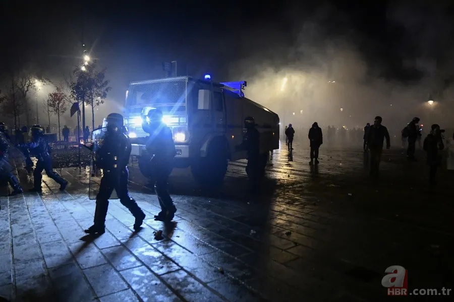 Fransa Cumhurbaşkanı Emmanuel Macron kabul etti: Polis şiddet uyguluyor! 14