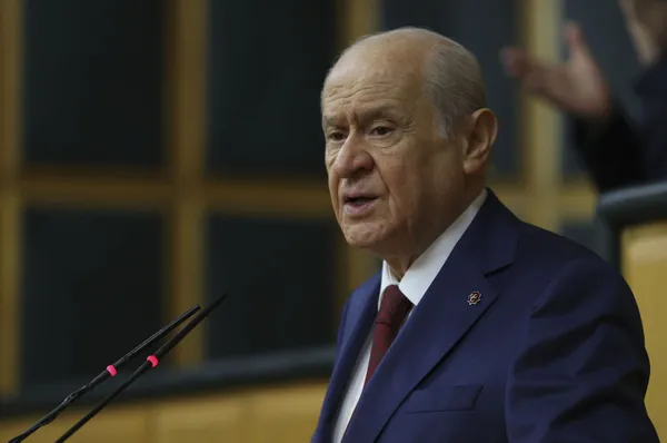 son-dakika-mhp-grup-toplantisinda-bahceliden-onemli-aciklamalar-1619509152329.jpg Son dakika: MHP lideri Bahçeli HDP'ye ateş püskürdü: Ermenistan'a iltica etsinler - 2