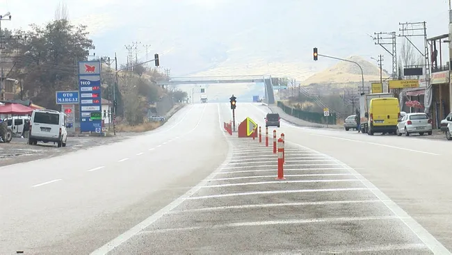 Malatya'da otomobilin çarptığı 59 yaşındaki adam kurtarılamadı! 'Ölüm yolu' 39'uncu canı aldı - 3