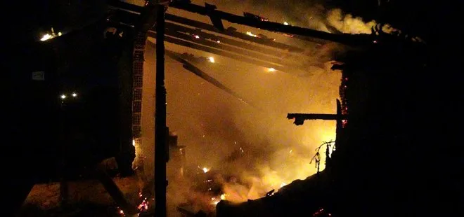 İstanbul’da metruk baraka alev alev yandı