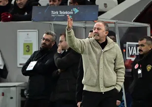 Derbi mağlubiyeti sonrası Sergen Yalçın'dan hakem tepkisi: "Bu Türk futbolu için facia"