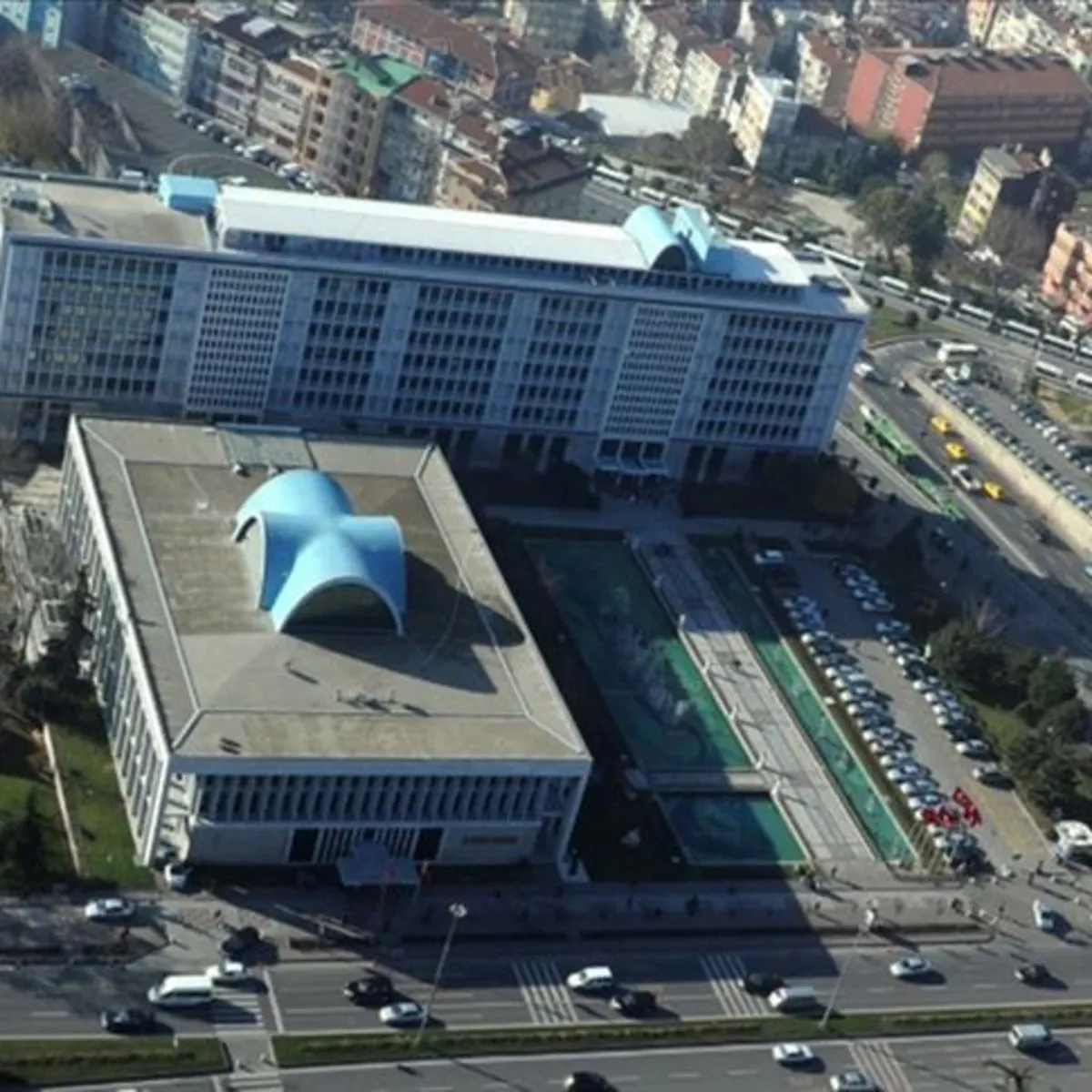 İstanbul Büyükşehir Belediyesi'ne Yönelik Soruşturma Kapsamında 12 Kişi Tutuklandı