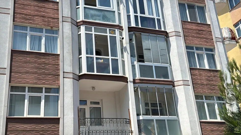 samsunda-apartmani-saran-kokunun-ardinda-dram-cikti-1784029493866.jpeg Samsun’da apartmanı saran kokunun ardında dram çıktı! - 1
