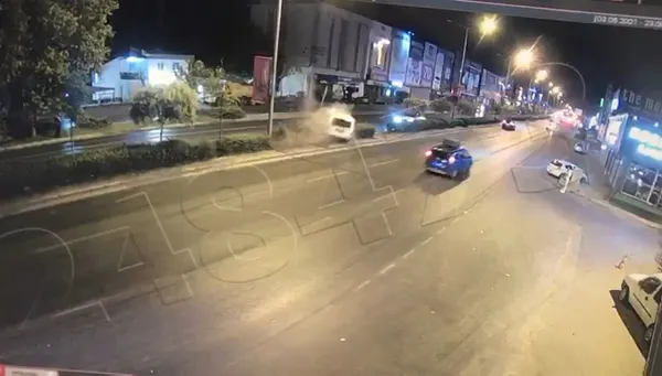 ihbara-giden-polis-araci-otomobille-carpisti-1-sehit-4-yarali-1628047551884.jpg İhbara giden polis aracı otomobille çarpıştı! 1 şehit, 4 yaralı - 2