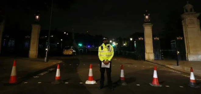 Londra’da polise kılıçlı saldırı!