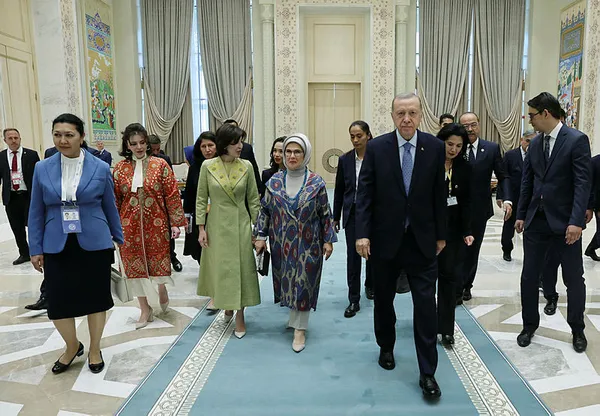 Son dakika: Başkan Erdoğan Özbekistan’da! Azerbaycan Cumhurbaşkanı Aliyev’le Semerkant’ta bir araya geldi