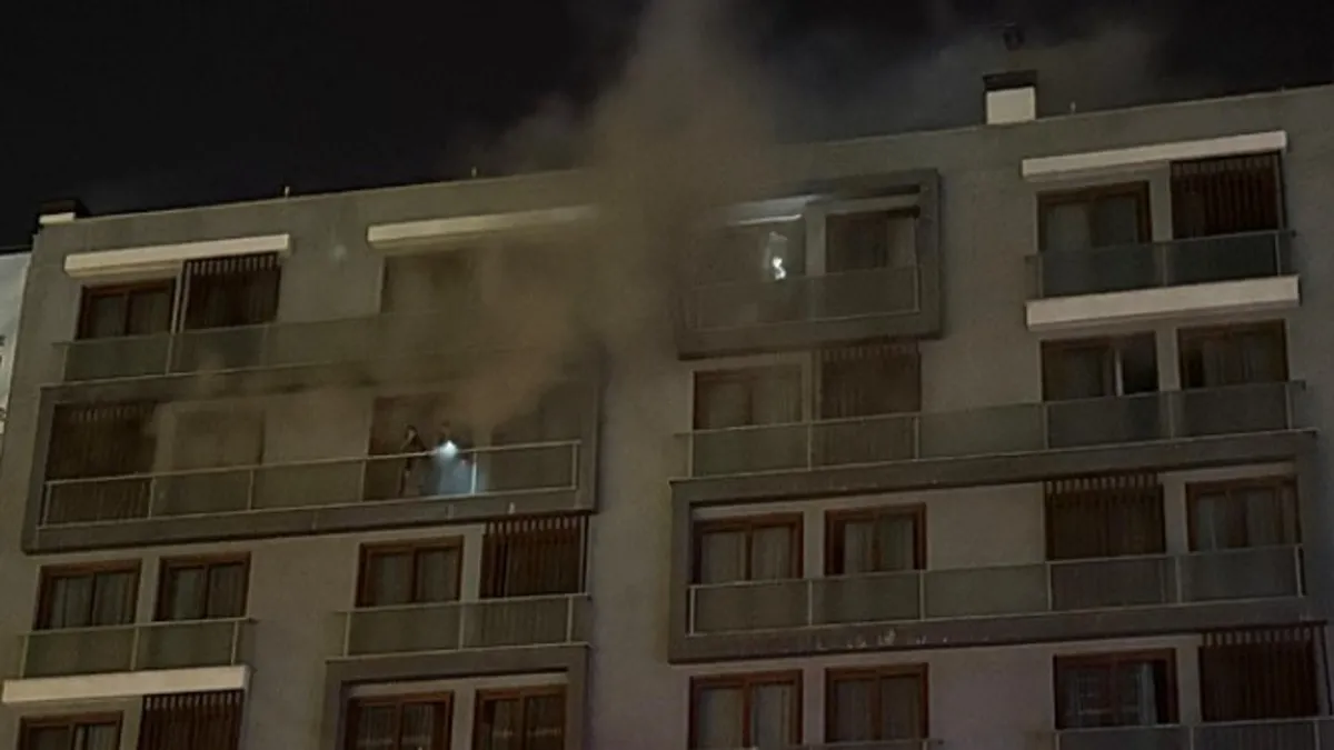 Denizli'de 7 katlı binada yangın! Mahsur kalanlar kurtarıldı | Yangın merdiveni bulunmadığı iddiası