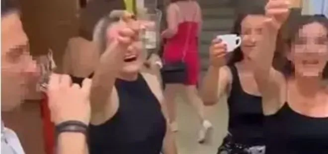 Kadeh kaldırıp şampanya patlatmışlardı! İzmir'deki mezuniyet töreni skandalında yeni gelişme! 10 eğitimci görevden uzaklaştırıldı