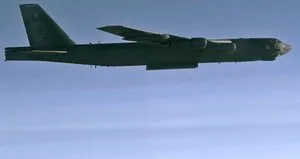 ABD’nin nükleer bomba taşıyan uçağı Rus sınırında