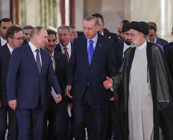 Başkan Erdoğan’ın Tahran’da Putin ve İbrahim Reisi ile yaptığı zirve dünya basınında gündem oldu! Putin Erdoğan’a teşekkür etti