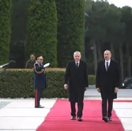 Başkan Erdoğan, Azerbaycan Cumhurbaşkanı İlham Aliyev tarafından resmi törenle karşılandı