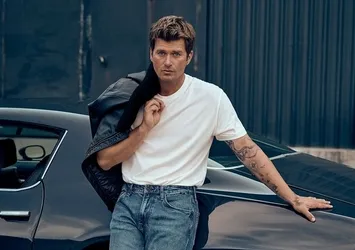 Kıvanç Tatlıtuğ paylaşımıyla gündem oldu!