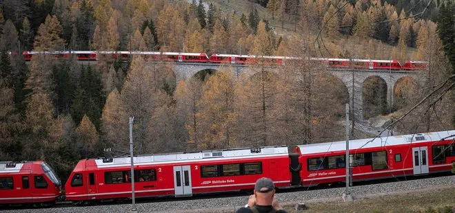 Dünya rekoru kırıldı! 100 vagonlu yolcu treni görenleri şaşırttı! Tam 1,9 kilometre uzunluğunda...