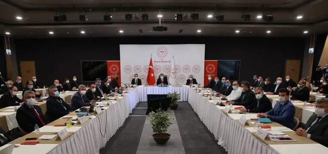 Sağlık Bakanı Fahrettin Koca İstanbul’da sağlık yöneticileriyle bir araya geldi
