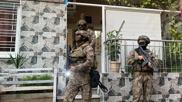 Mersin’de eli kanlı terör örgütleri DEAŞ ve PKK’ya şafak operasyonu! 15 gözaltı var