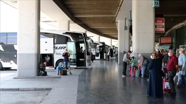 1626457650997.jpg Sağlık Bakanlığından milyonlarca kişiye Kurban Bayramı uyarısı! İşte şehirler arası toplu taşıma kullanacak kişilerin dikkat etmesi gereken kurallar - 3
