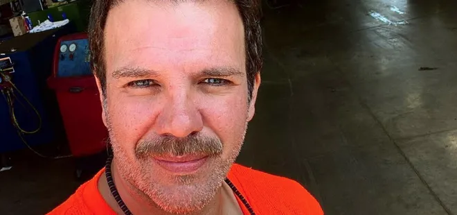 Tolga Karel İzmir Büyükşehir Belediye Başkanı Tunç Soyer’i topa tuttu! İzmir bu değil...