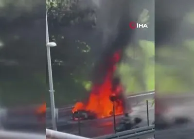 Üsküdar’da lüks otomobil alev alev yandı