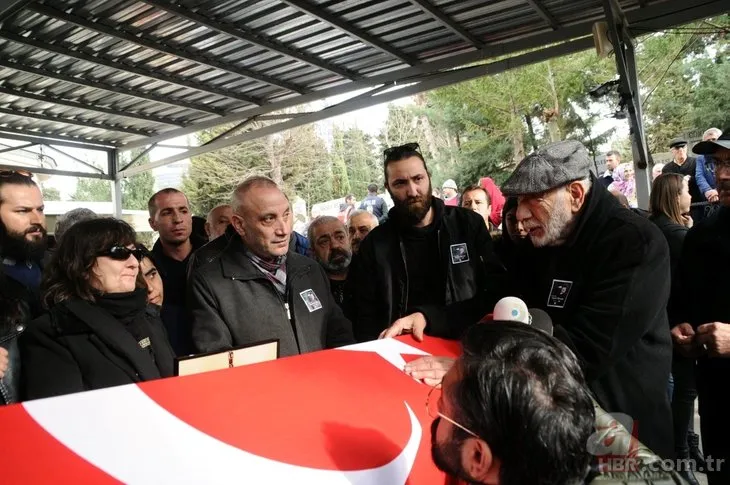 Ayşen Gruda'nın cenazesinden gözler Şener Şen'i aramıştı! Usta sanatçının o görüntüleri ortaya çıktı