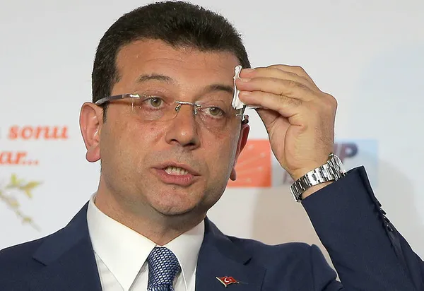 altyapi-coktu-ibb-goreve-tarihi-kapalicarsiyi-su-basti-esnafin-zor-anlari-kamerada-1695992967569.jpg Altyapı çöktü! İBB göreve... Tarihi Kapalıçarşı’yı su bastı! Esnafın zor anları kamerada - 3