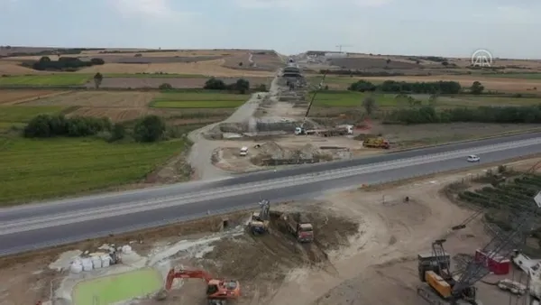 halkali-kapikule-demir-yolu-projesinin-yarisi-tamamlandi-25-saat-azalacak-1630404959945.jpg Halkalı-Kapıkule Demir Yolu Projesi’nin yarısı tamamlandı! 2.5 saat azalacak - 4